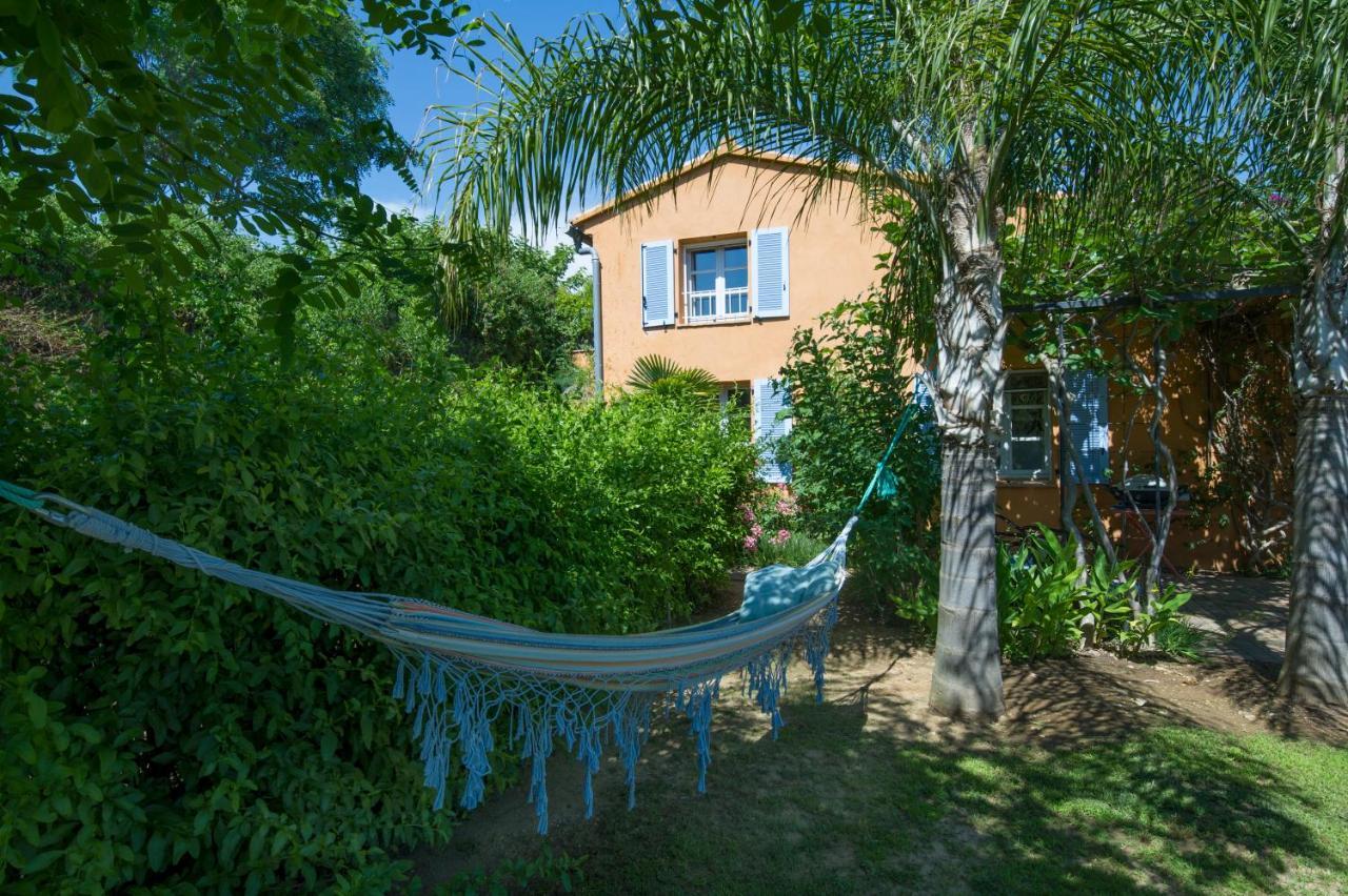 Вилла House With Garden And Sea View Ла-Лонд-ле-Мор Экстерьер фото
